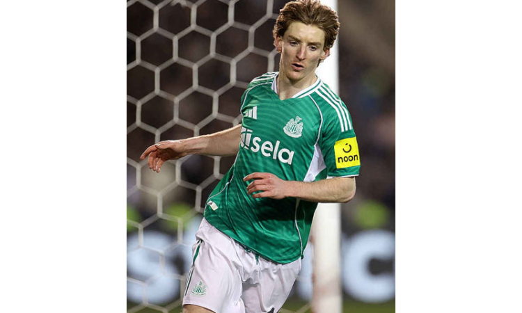 Gordon scores four as Newcastle hammer  Qarabag to move to brink of last 16